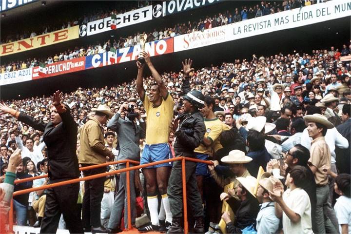 21 giugno 1970: la Coppa Rimet ha un proprietario