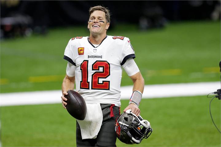 Tom Brady si ritira